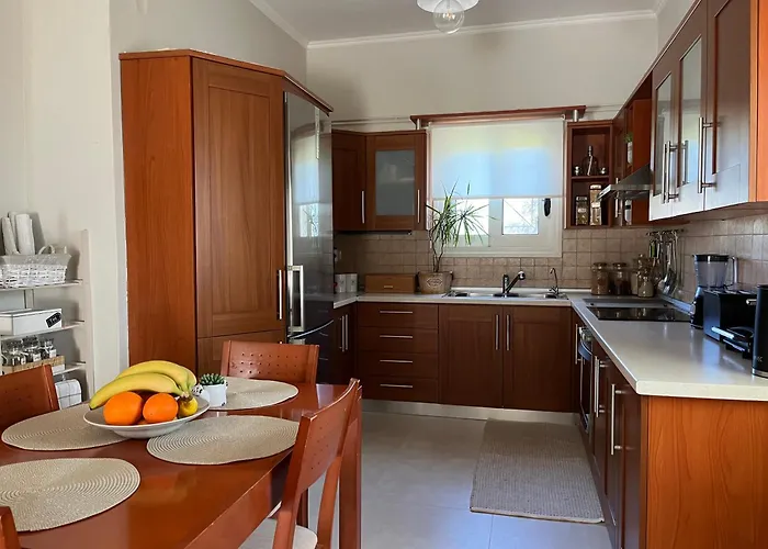 Eirini's House Corfu 度假居 *
